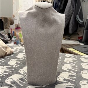 Sophisticated Gray Jewelry Display Bust